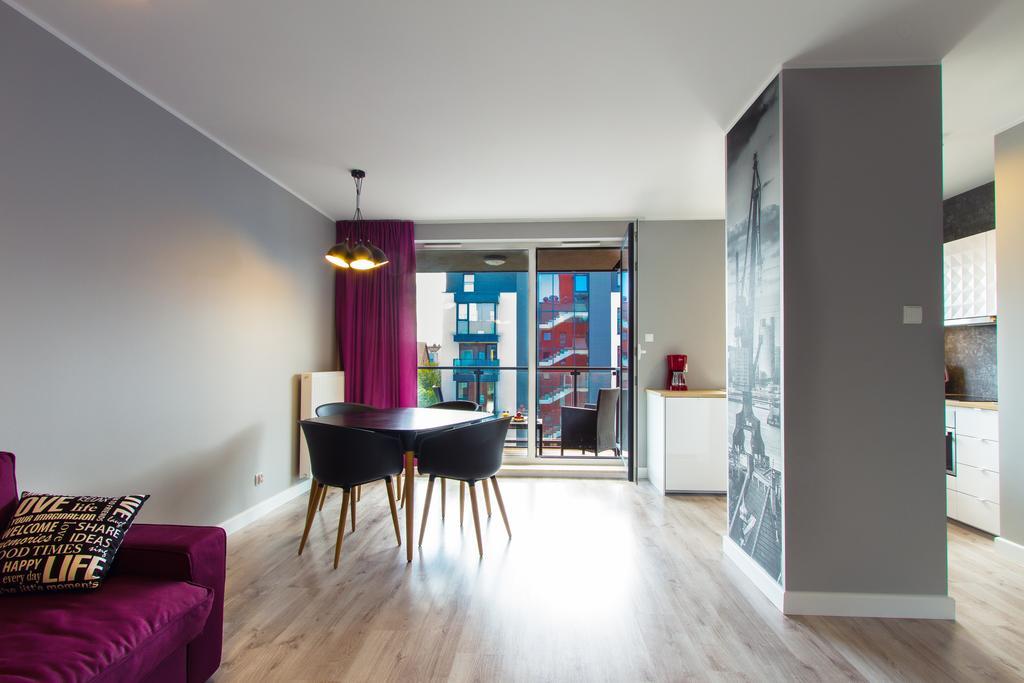 Holidays Home Apartamenty Chmielna กดัญสก์ ภายนอก รูปภาพ